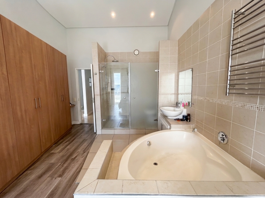 To Let 3 Bedroom Property for Rent in Big Bay Western Cape